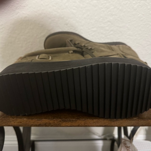 Steve Madden Women's Brown Hiking Leather Lace Up Platform Boots Gorpcore Sz 9.5 - Picture 3 of 4